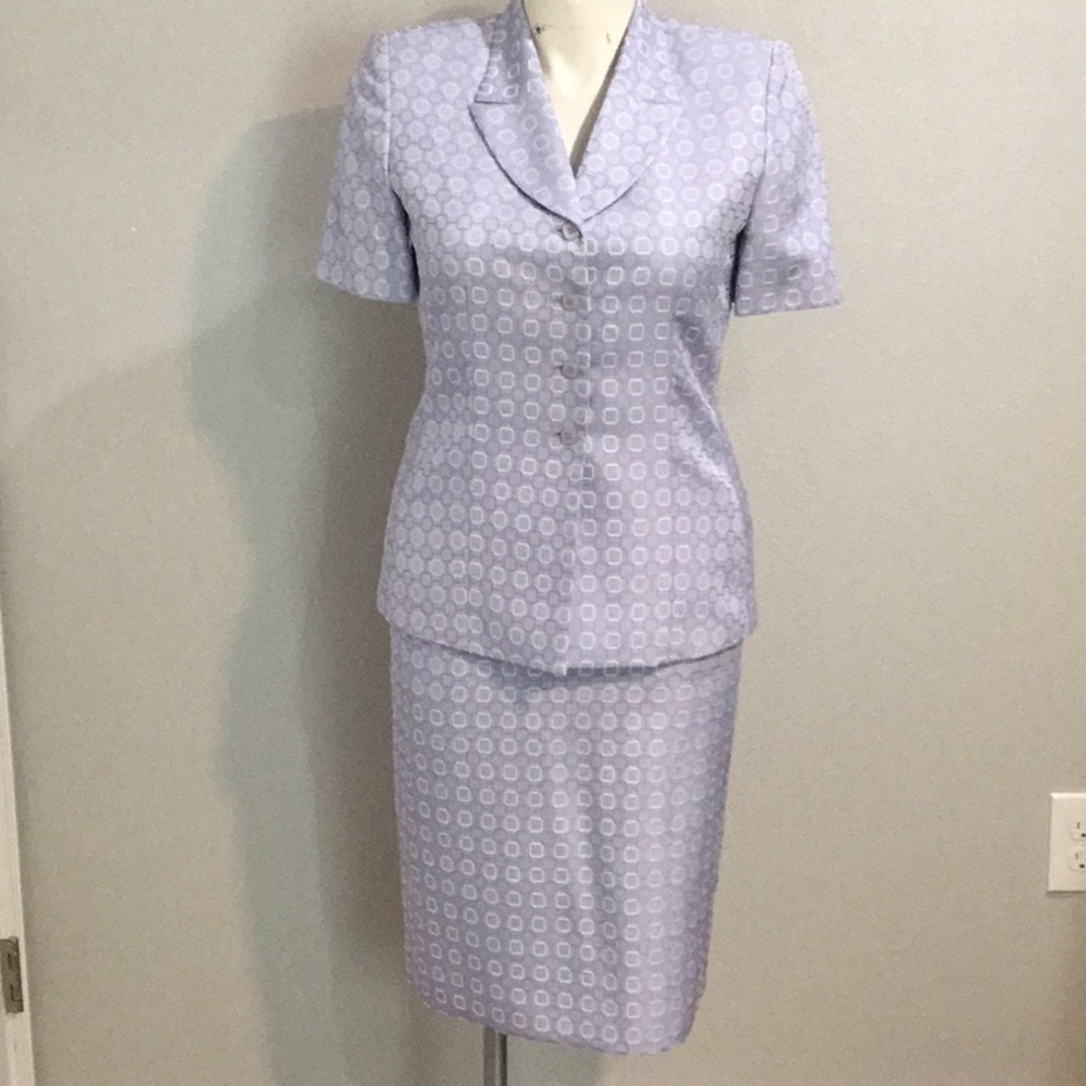 Periwinkle geometric design two-piece jacket/skirt suit